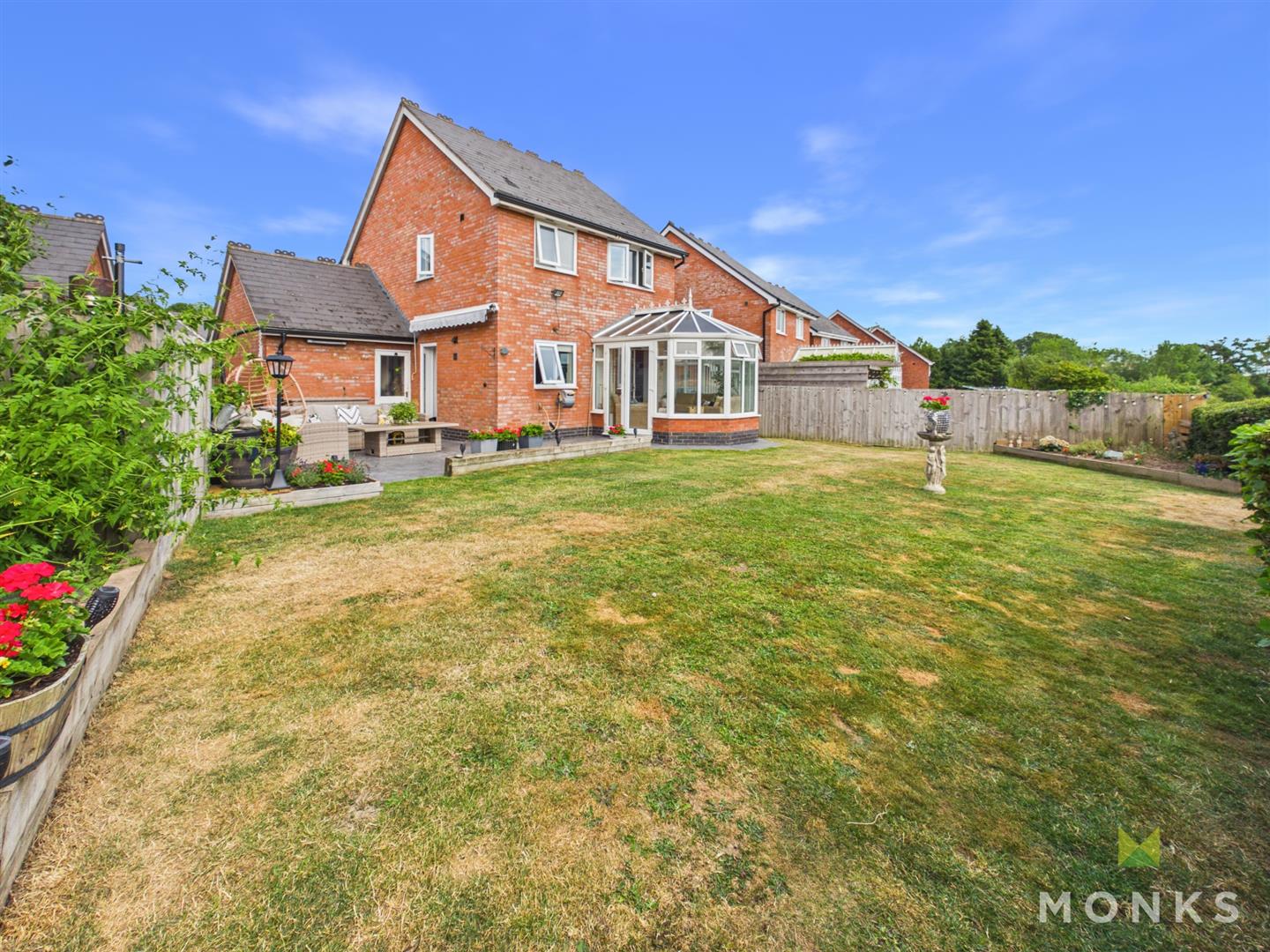 25 Llwyn Perthi, Arddleen, SY22 6QX For Sale